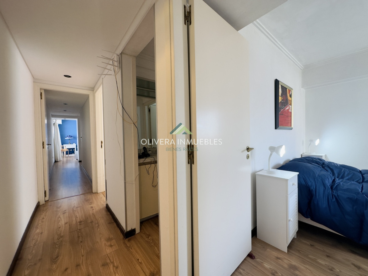 Apartamento ID.12507 - Apartamento en venta, 3 dormitorios, vista al mar, primera linea, playa mansa.