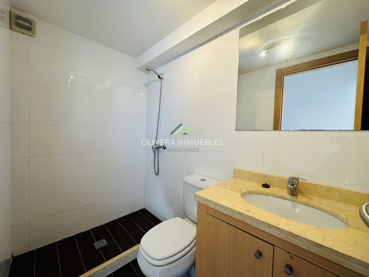 Apartamento ID.12437 - Apartamento en VENTA, 3 dormitorios, Maldonado, Uruguay