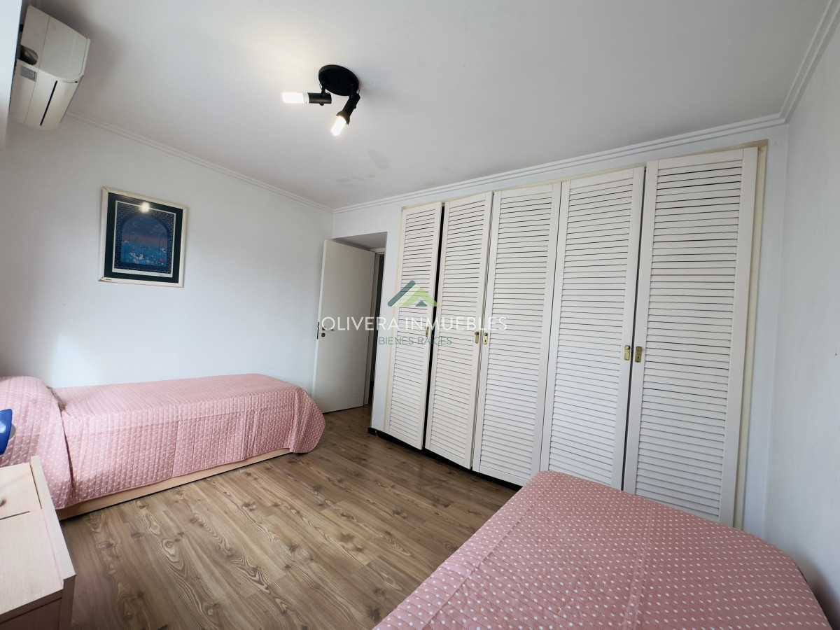Apartamento ID.12507 - Apartamento en venta, 3 dormitorios, vista al mar, primera linea, playa mansa.