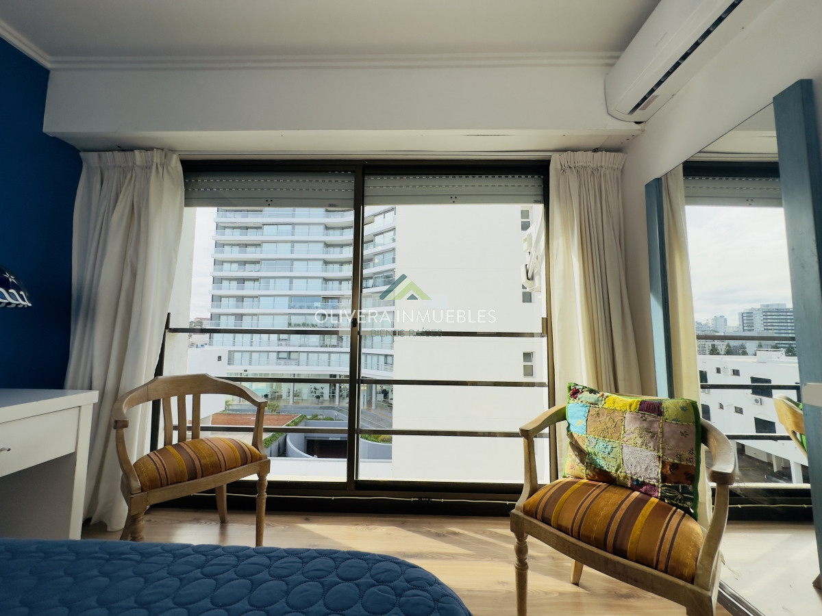 Apartamento ID.12507 - Apartamento en venta, 3 dormitorios, vista al mar, primera linea, playa mansa.