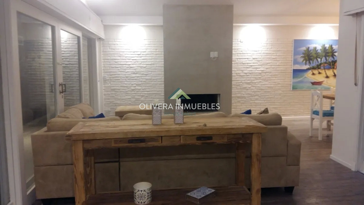 Casa ID.11487 - Alquiler y venta de casa de 5 dormitorios en Punta del Este
