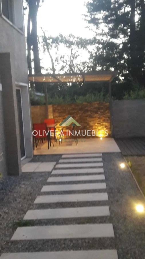 Casa ID.11487 - Alquiler y venta de casa de 5 dormitorios en Punta del Este
