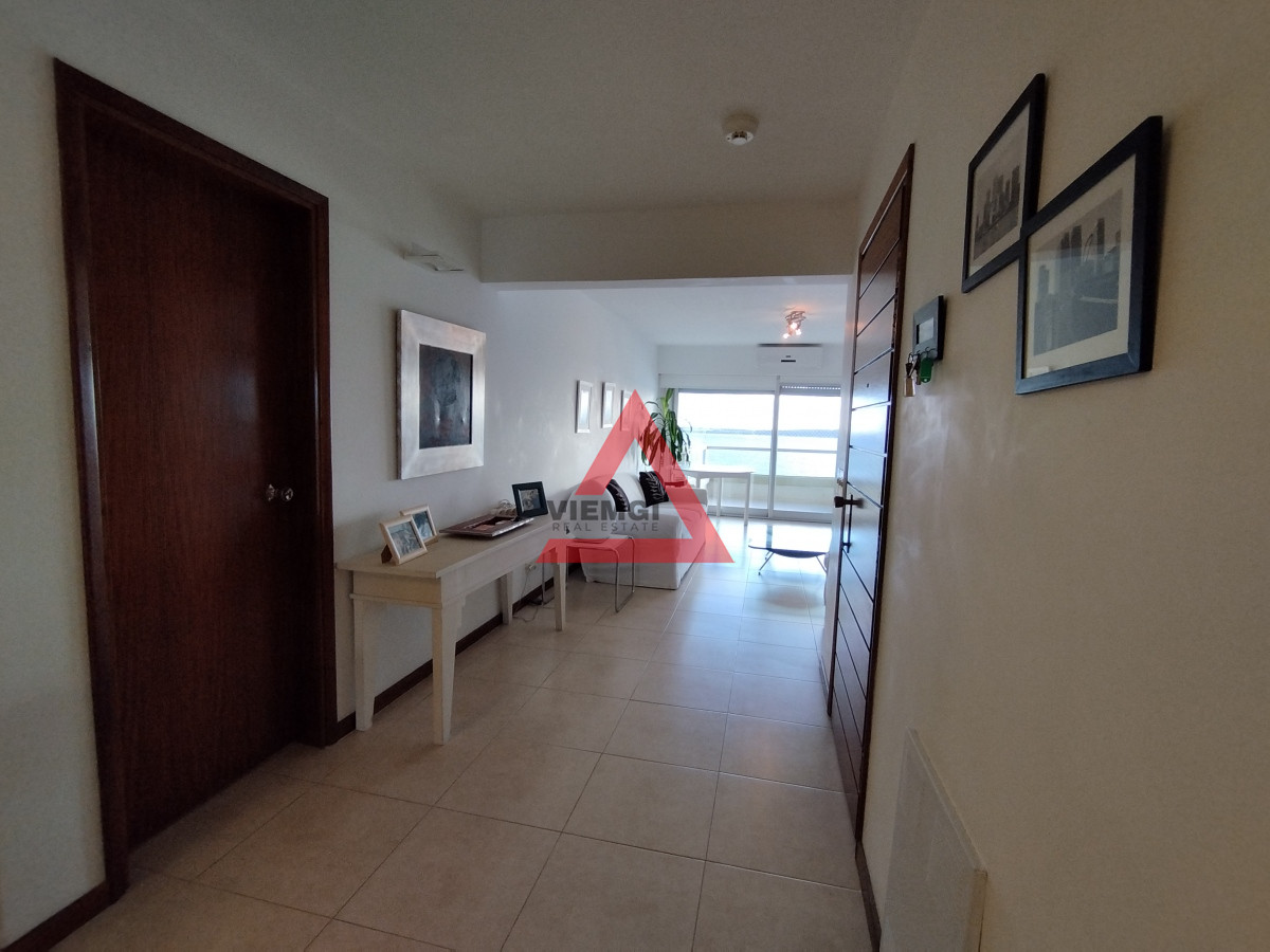Apartamento ID.211 - Apartamento en venta frente a playa mansa