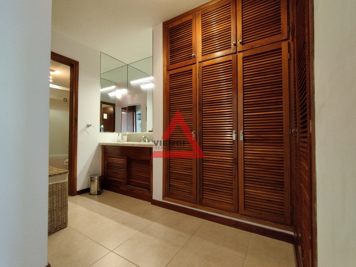 Apartamento ID.211 - Apartamento en venta frente a playa mansa