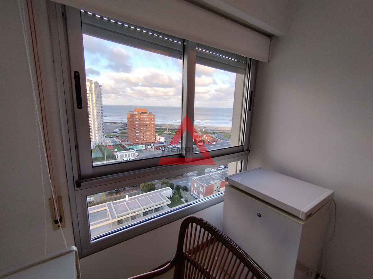 Apartamento ID.211 - Apartamento en venta frente a playa mansa