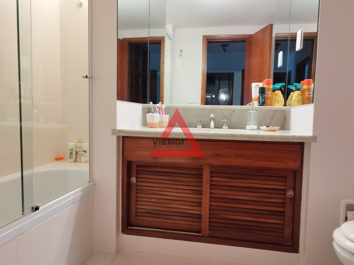 Apartamento ID.211 - Apartamento en venta frente a playa mansa