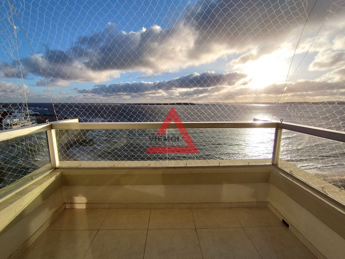 Apartamento ID.211 - Apartamento en venta frente a playa mansa