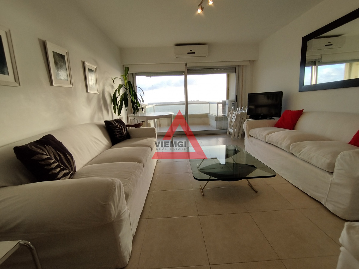 Apartamento ID.211 - Apartamento en venta frente a playa mansa