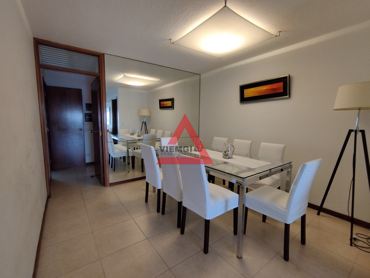 Apartamento ID.211 - Apartamento en venta frente a playa mansa