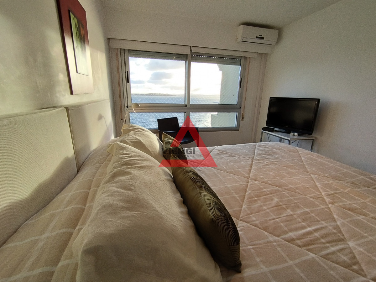 Apartamento ID.211 - Apartamento en venta frente a playa mansa