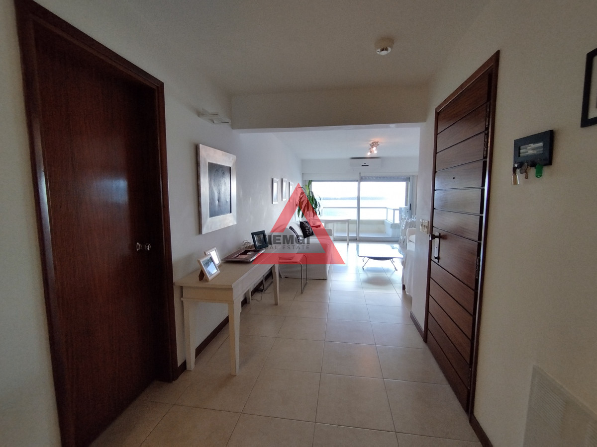 Apartamento ID.211 - Apartamento en venta frente a playa mansa