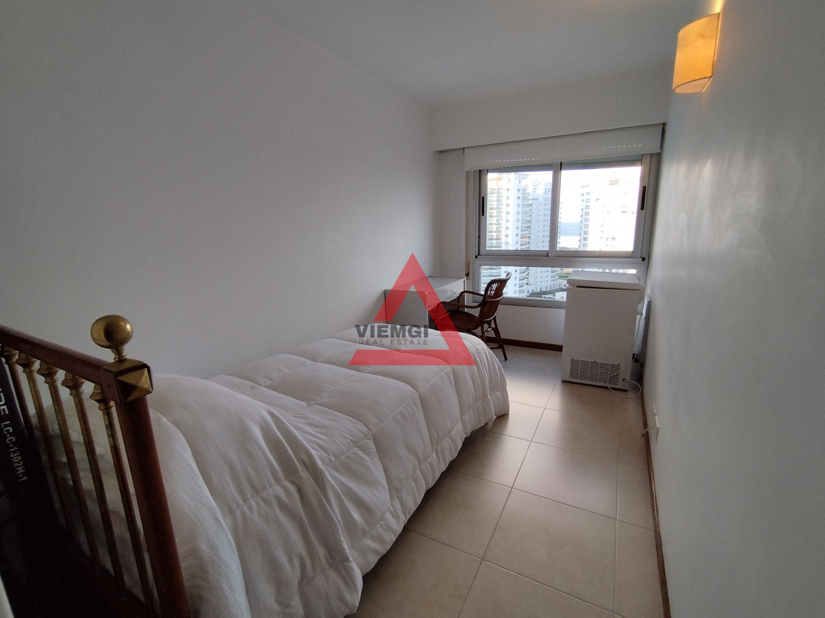 Apartamento ID.211 - Apartamento en venta frente a playa mansa