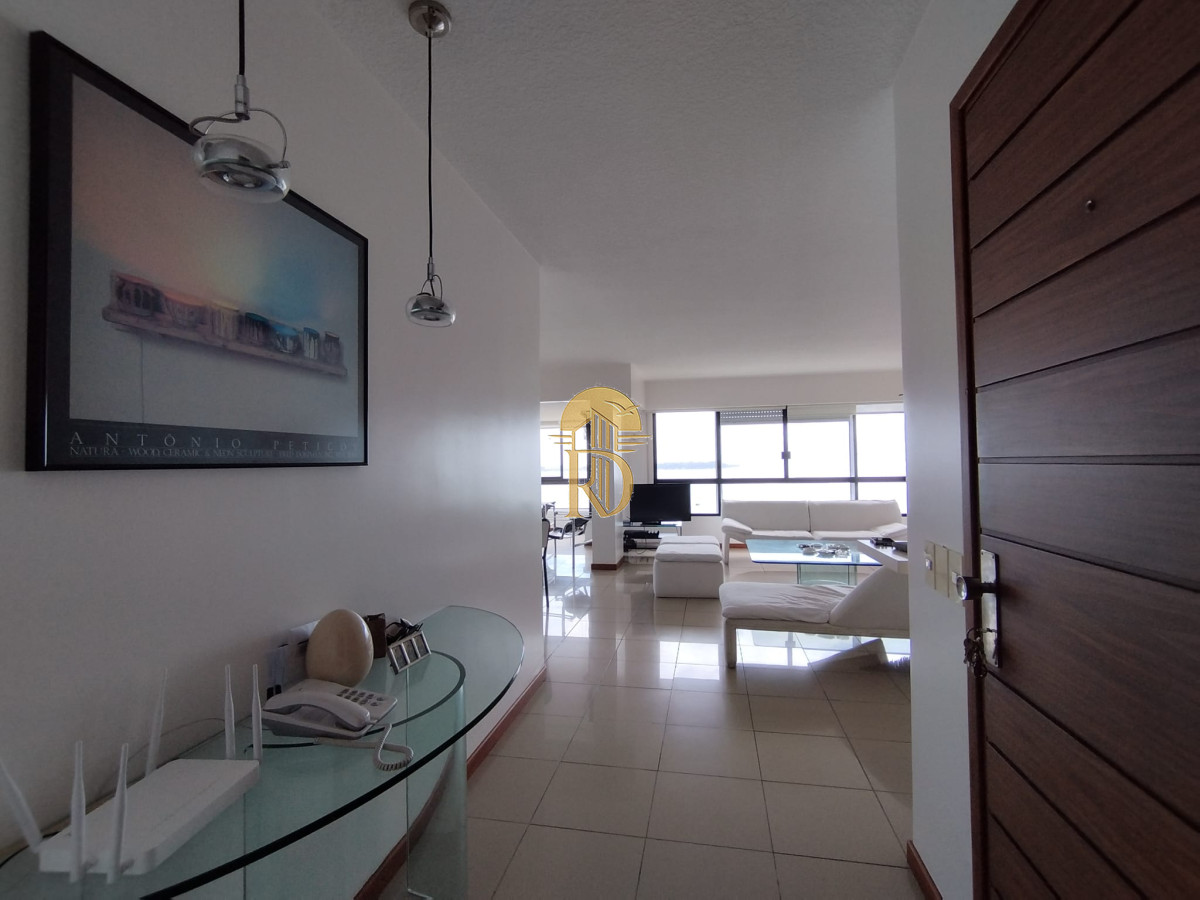 apartamento en venta sobre playa mansa -id-152-2