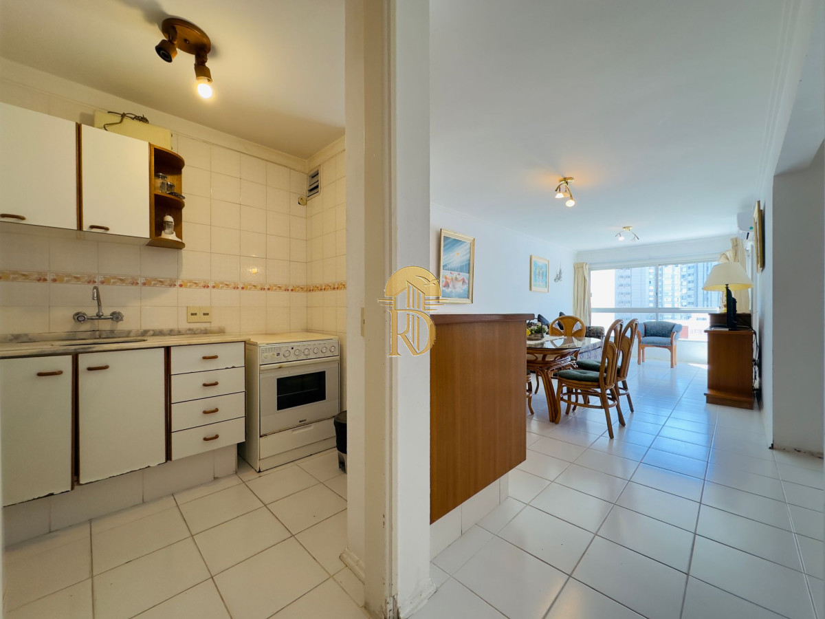 Apto en venta, 1 dormitorio y medio, excelente ubicación, Punta del este. -id-493-8