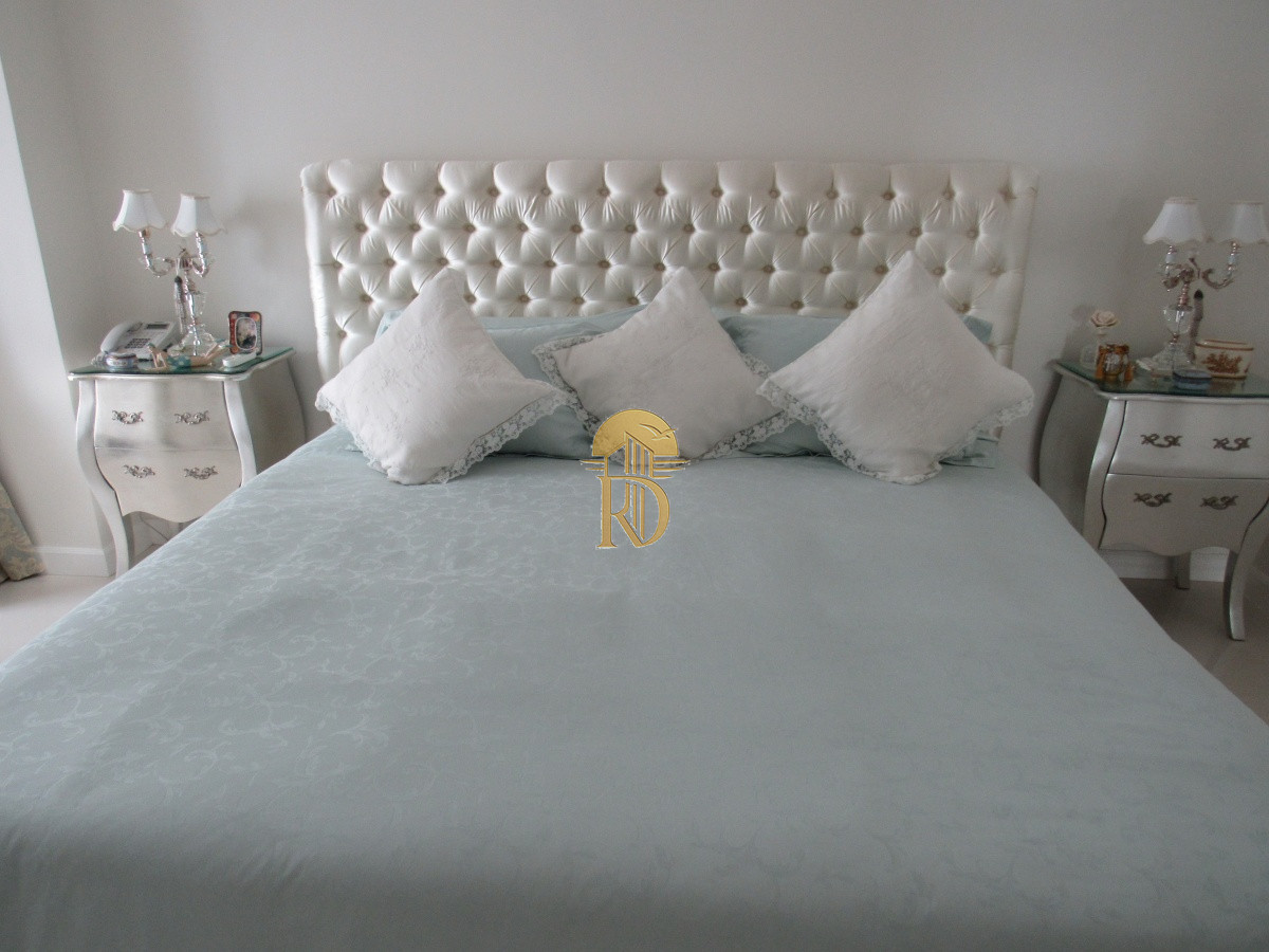 Venta  Y alquiler de apartamento de 3 dormitorios en Punta del Este -id-158-29