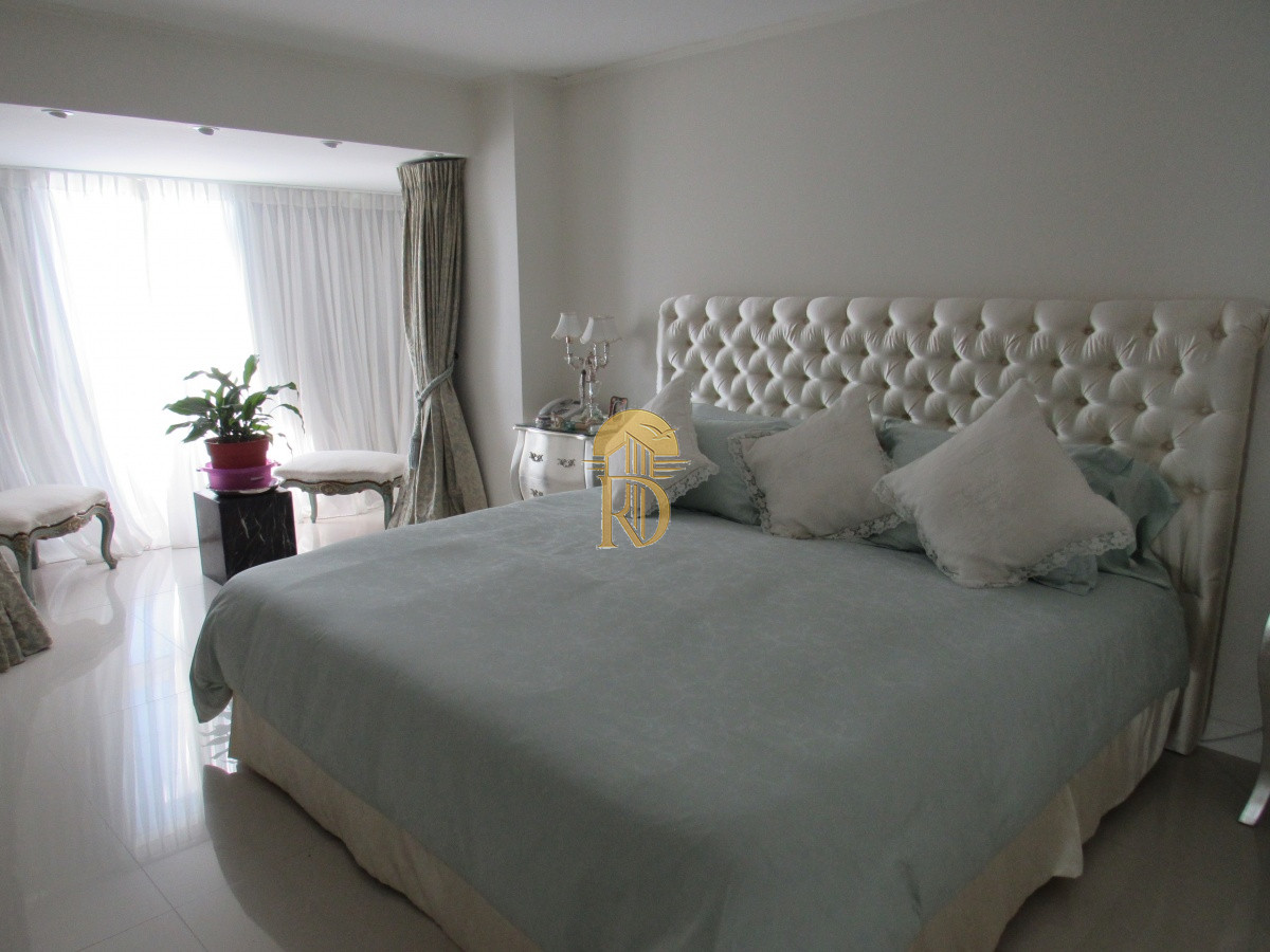 Venta  Y alquiler de apartamento de 3 dormitorios en Punta del Este -id-158-26