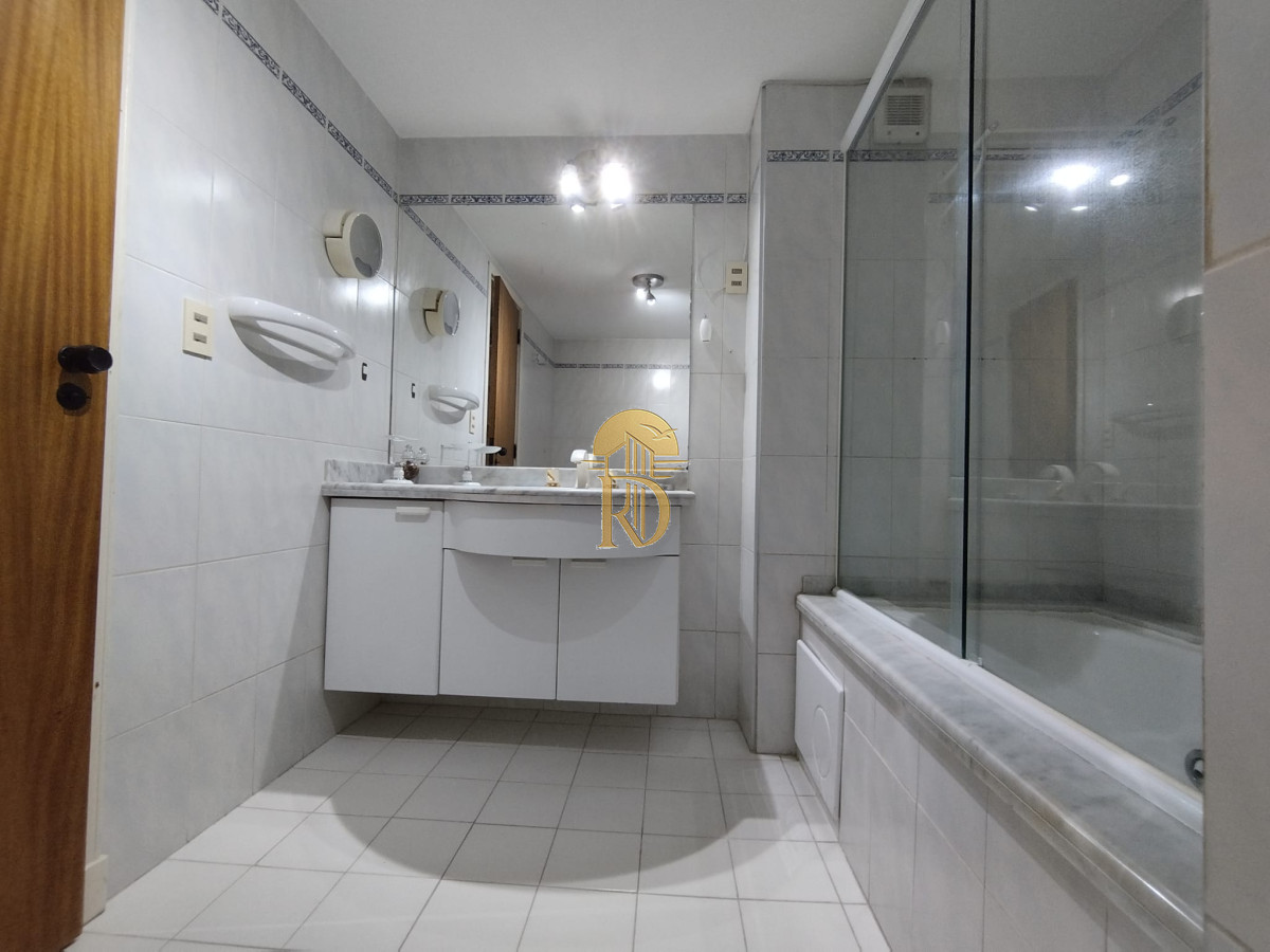 Apartamento de un dormitorio y medio en alquiler y venta en Punta del Este -id-862-17