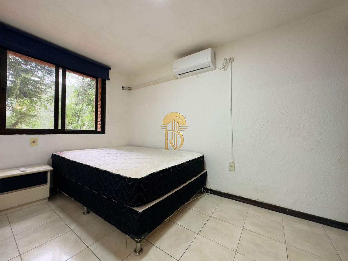 Apartamento en venta  y Alquiler Anual, Excelente ubicación, 1 dormitorio, garage. -id-487-6
