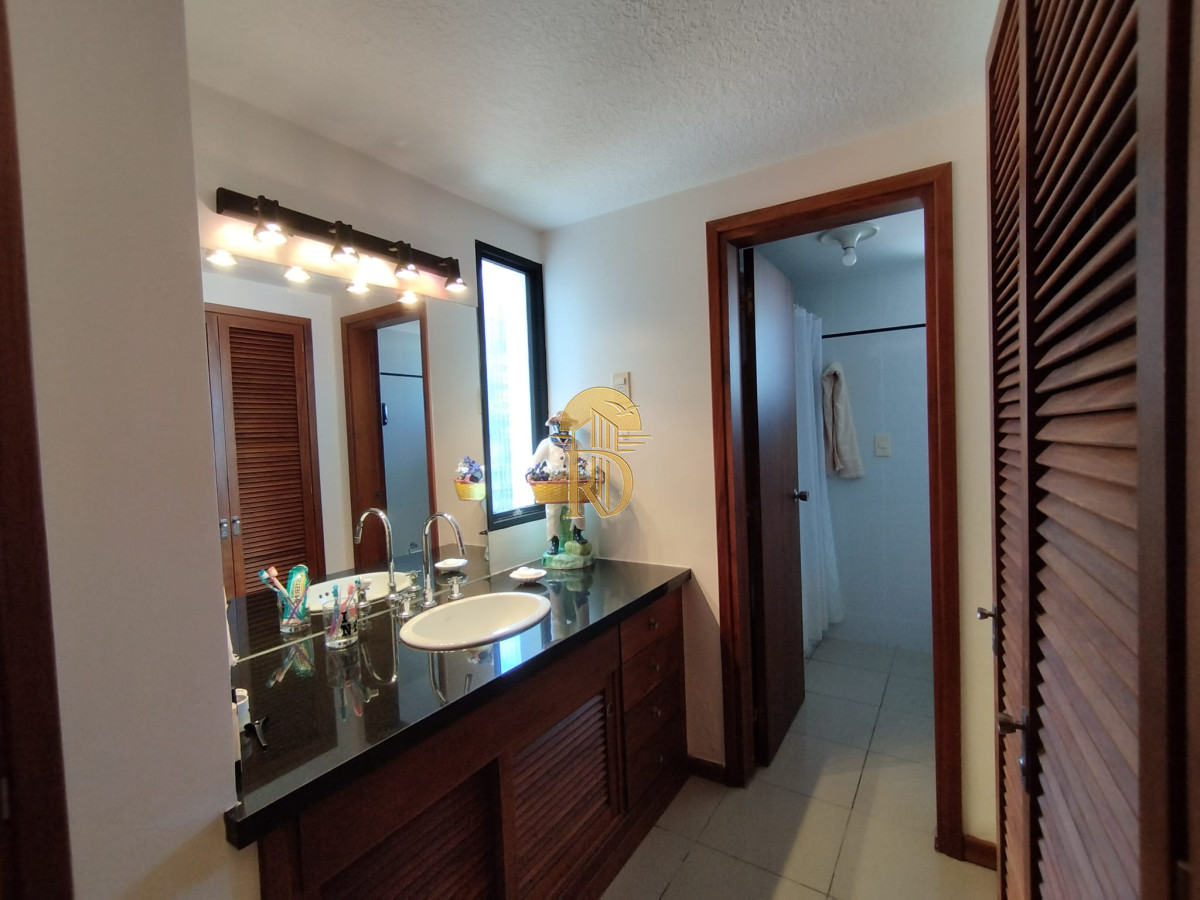 apartamento en venta sobre playa mansa -id-152-28