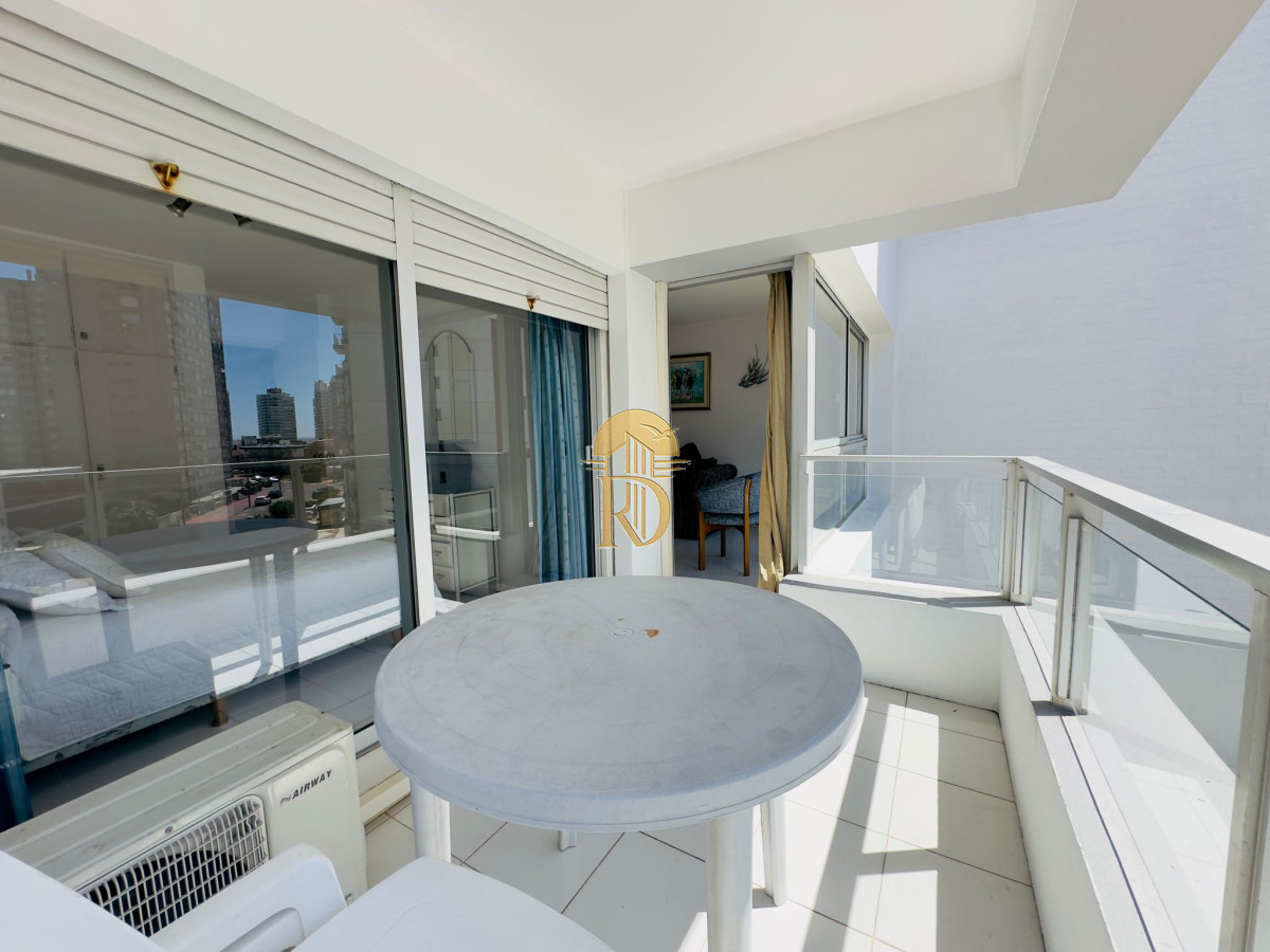 Apto en venta, 1 dormitorio y medio, excelente ubicación, Punta del este. -id-493-3