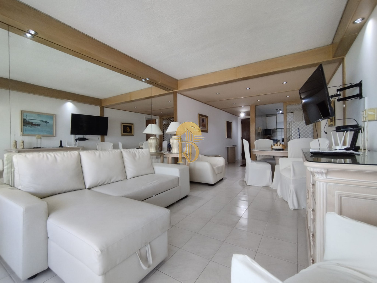 Apartamento de un dormitorio y medio en alquiler y venta en Punta del Este -id-862