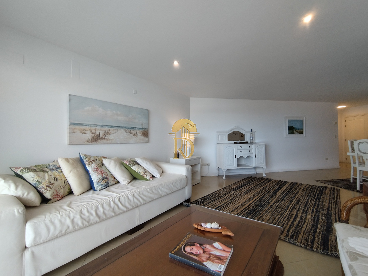 Alquiler y venta de apartamento de 3 dormitorios en Punta del Este -id-565-9