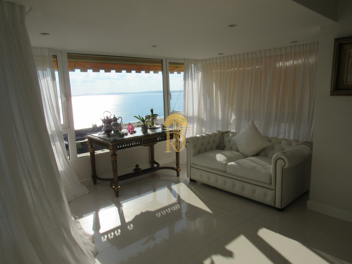 Venta  Y alquiler de apartamento de 3 dormitorios en Punta del Este -id-158-6