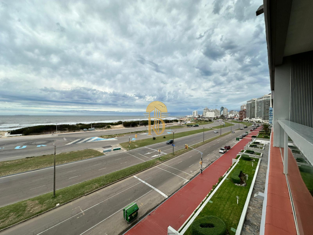 apartamento en venta sobre playa brava -id-650-5