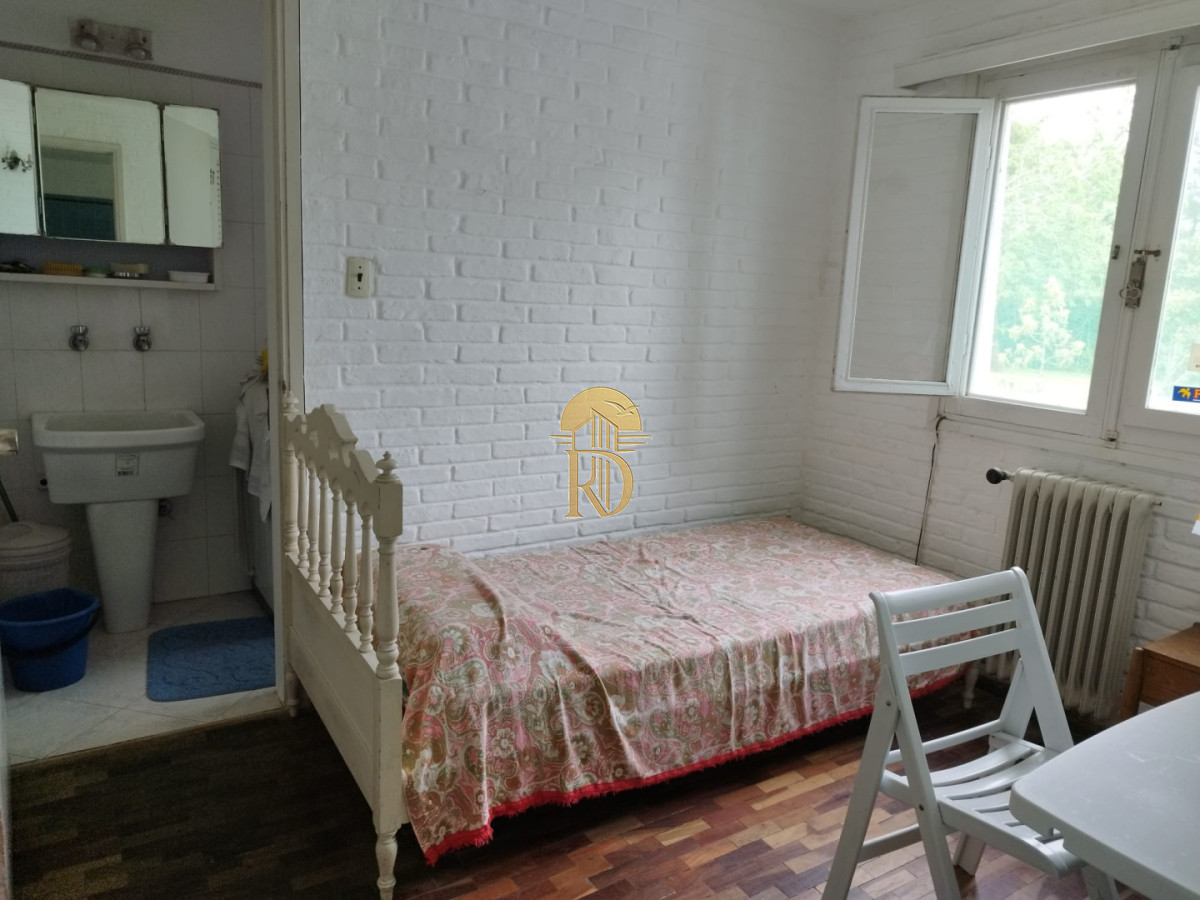 Casa en venta de 3 dormitorios y dependencia en Punta del Este -id-1127-21