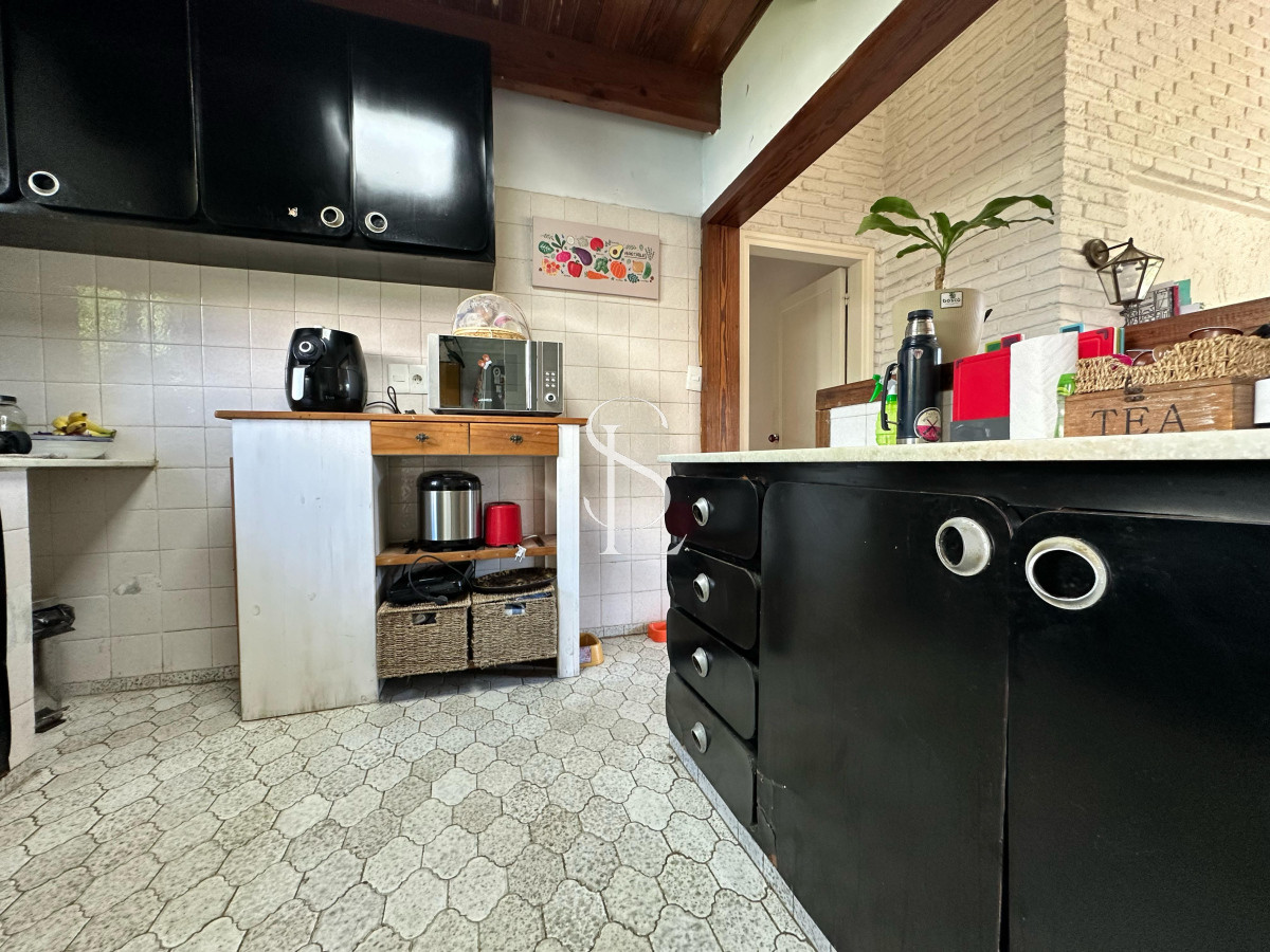 Casa ID.158 - Casa de 4 dormitorios y dependencia de servicio en venta en Pinares