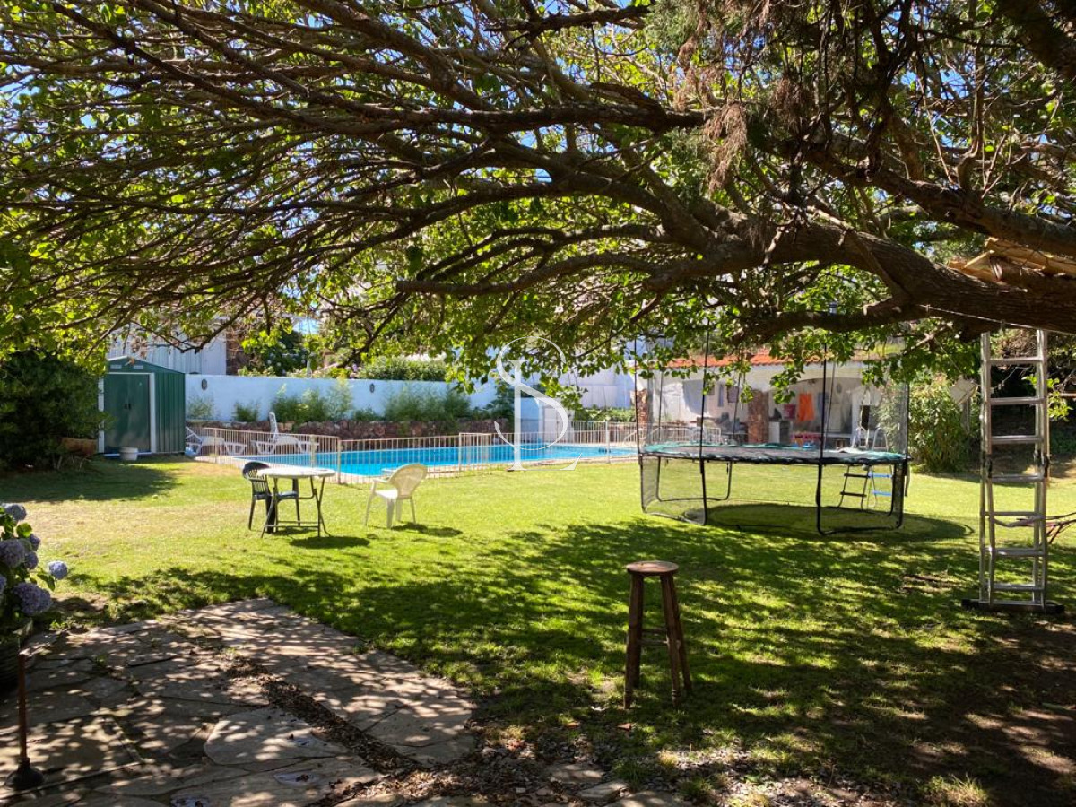Casa ID.158 - Casa de 4 dormitorios y dependencia de servicio en venta en Pinares