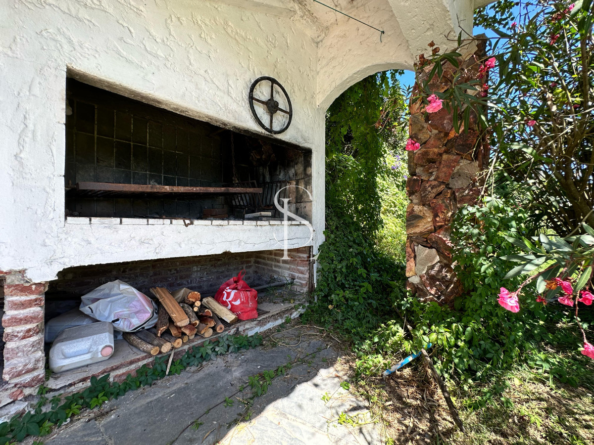 Casa ID.158 - Casa de 4 dormitorios y dependencia de servicio en venta en Pinares