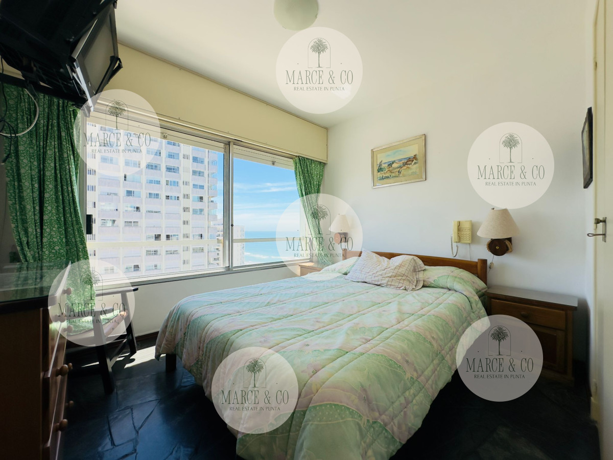 Apartamento ID.2231 -  Apartamento en venta, 1 dormitorio, peninsula con garage Punta del este.