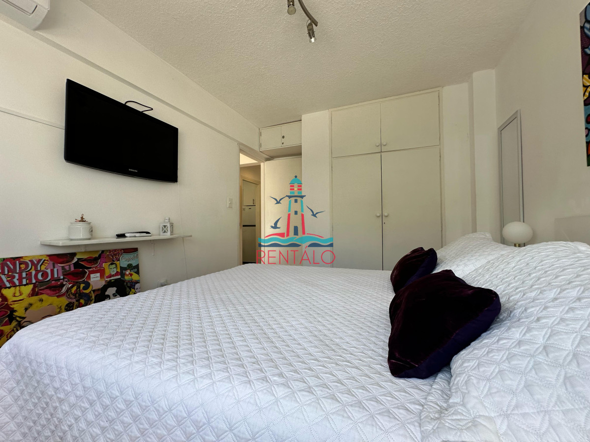 Apartamento ID.337 - Apartamento en venta en Peninsula a 100 mts de la rambla - Reciclado - Edificio Club del Mar