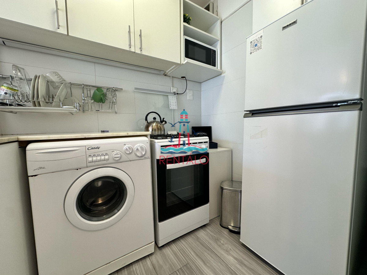 Apartamento ID.337 - Apartamento en venta en Peninsula a 100 mts de la rambla - Reciclado - Edificio Club del Mar