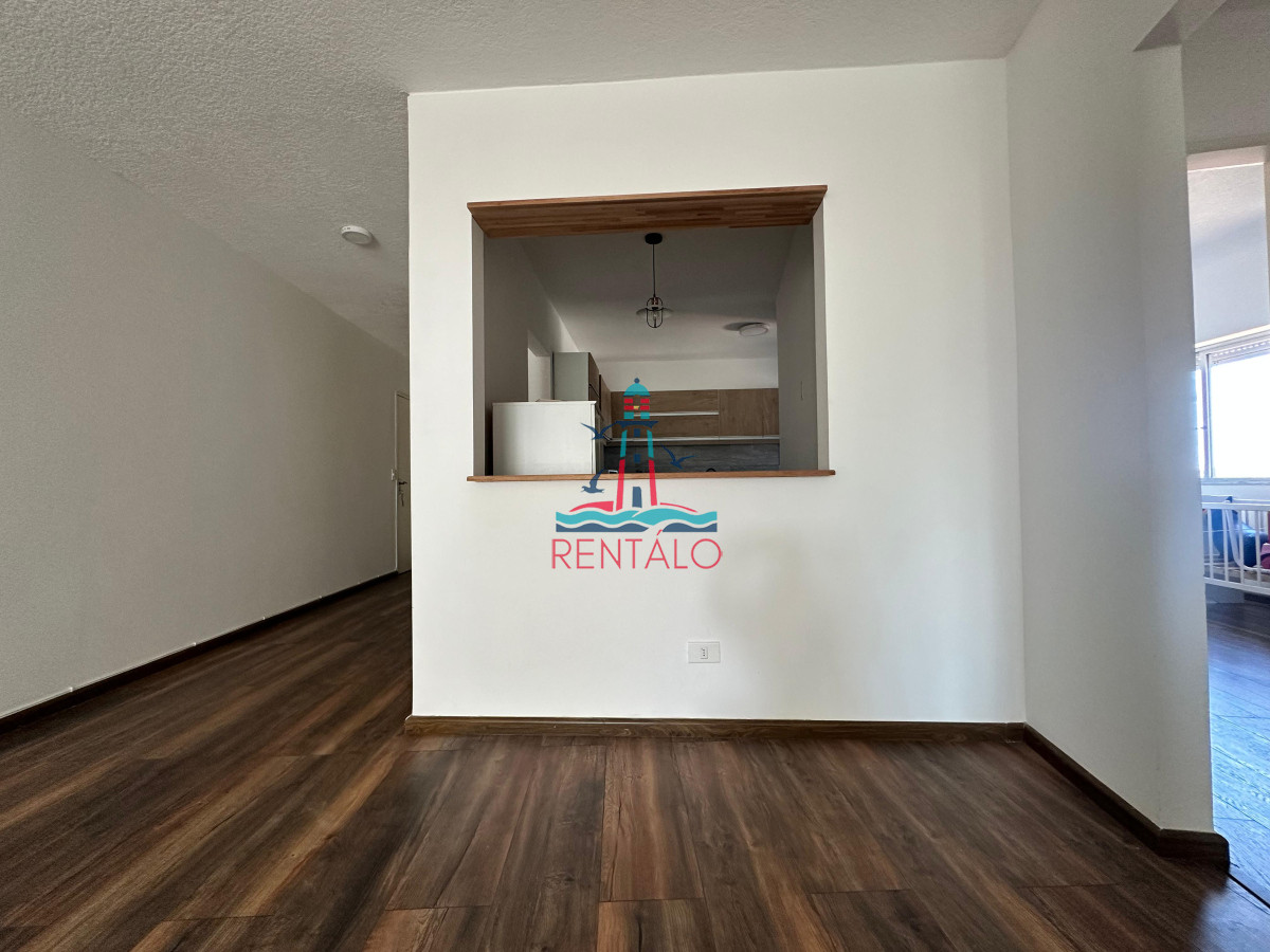 Apartamento ID.393 - Apartamento de dos dormitorios y dependencia de servicio en venta en Punta del Este