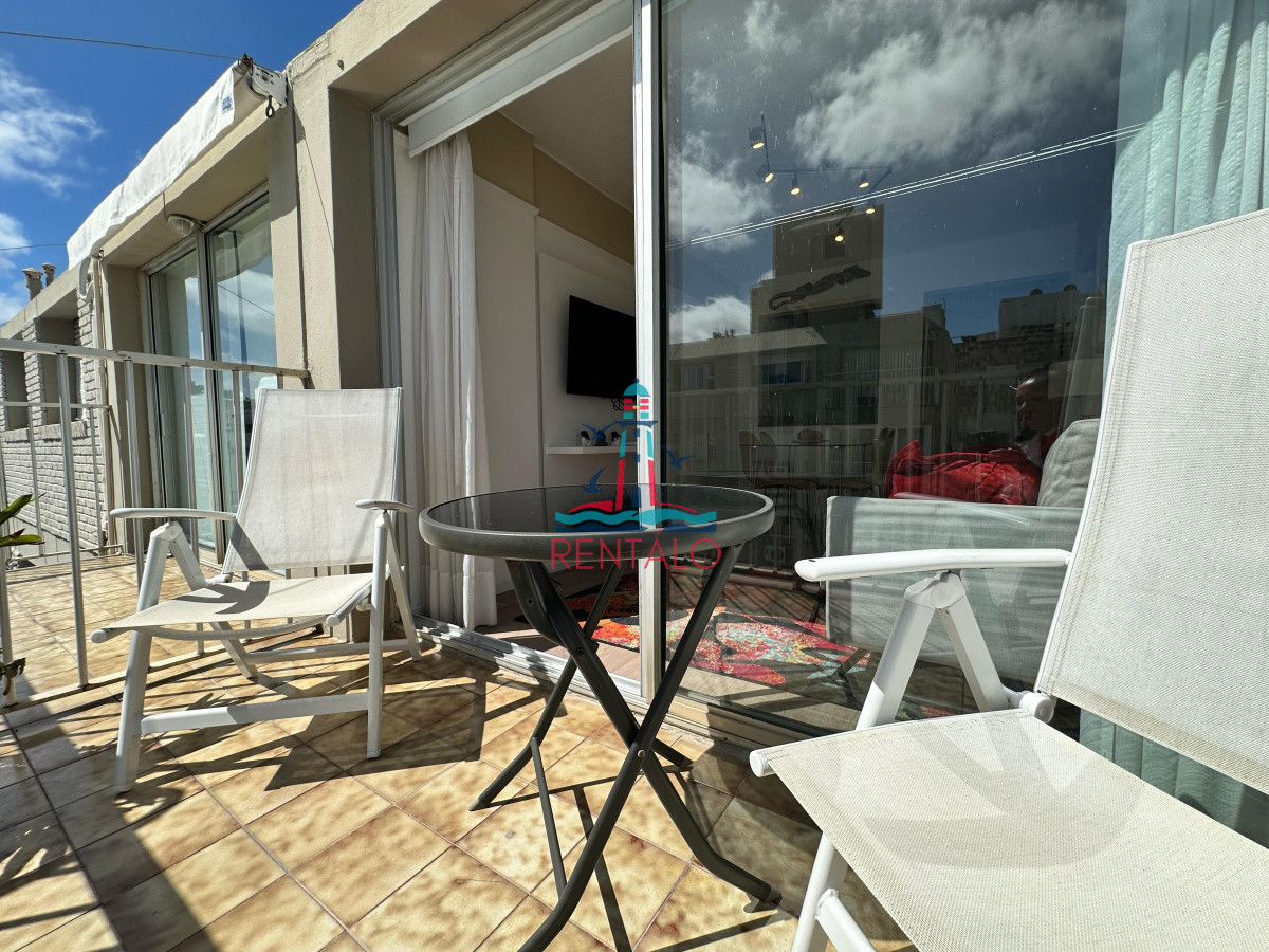 Apartamento ID.337 - Apartamento en venta en Peninsula a 100 mts de la rambla - Reciclado - Edificio Club del Mar