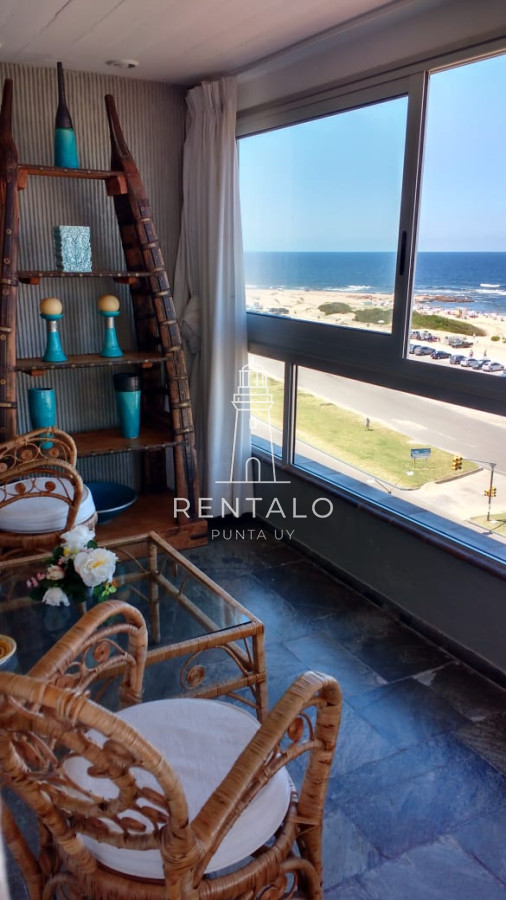 Apartamento ID.824 -  Apartamento de dos dormitorios en venta y alquiler frente al mar Punta del Este