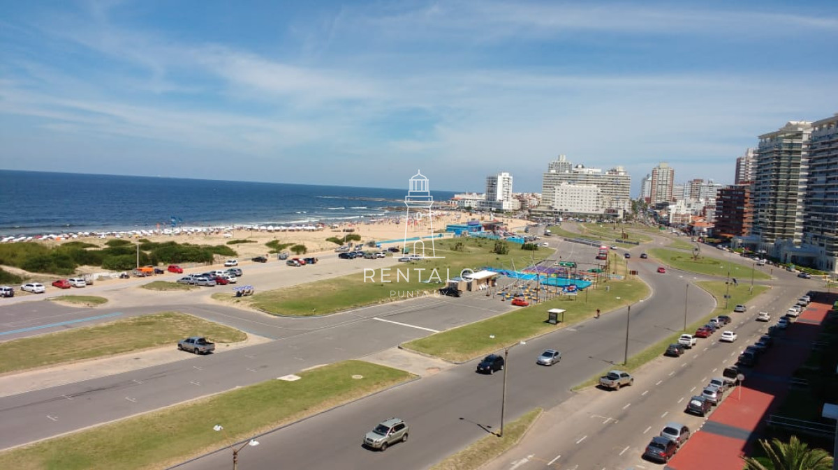 Apartamento ID.824 -  Apartamento de dos dormitorios en venta y alquiler frente al mar Punta del Este