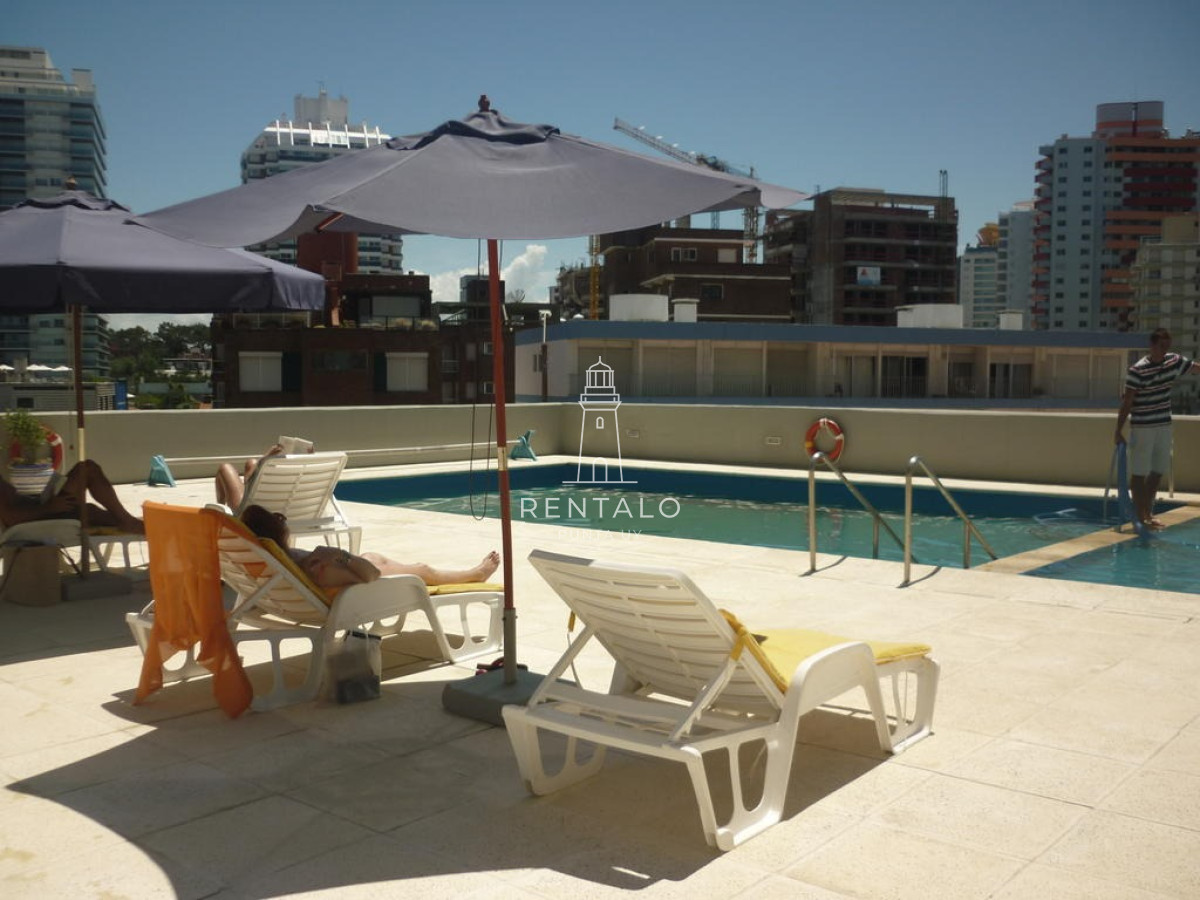 Apartamento ID.824 -  Apartamento de dos dormitorios en venta y alquiler frente al mar Punta del Este