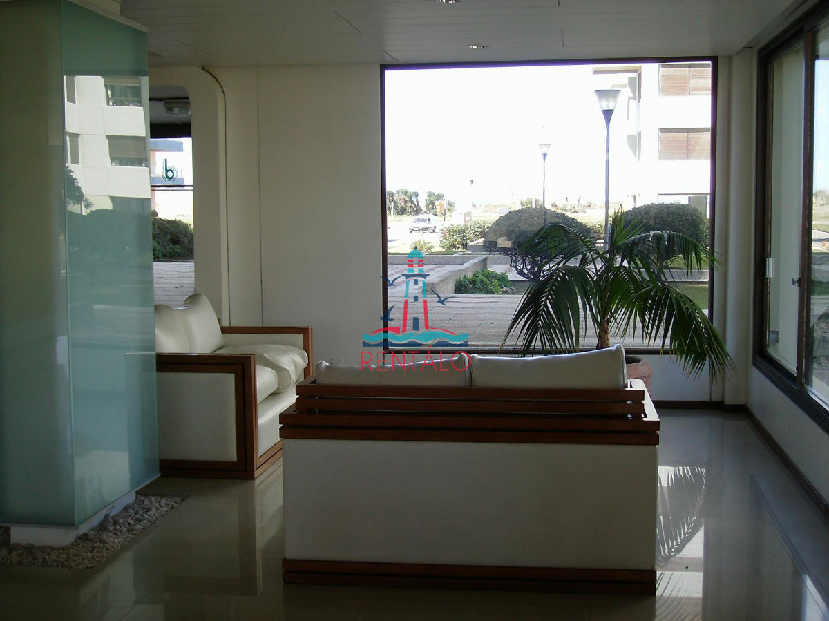 Apartamento ID.519 - Apartamento en venta y alquiler de 3 dormitorios en Punta del Este