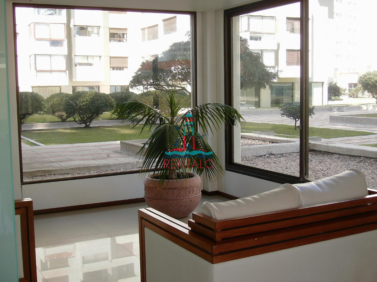 Apartamento ID.519 - Apartamento en venta y alquiler de 3 dormitorios en Punta del Este
