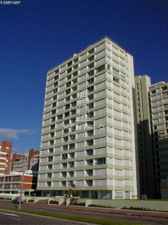 Apartamento ID.824 -  Apartamento de dos dormitorios en venta y alquiler frente al mar Punta del Este