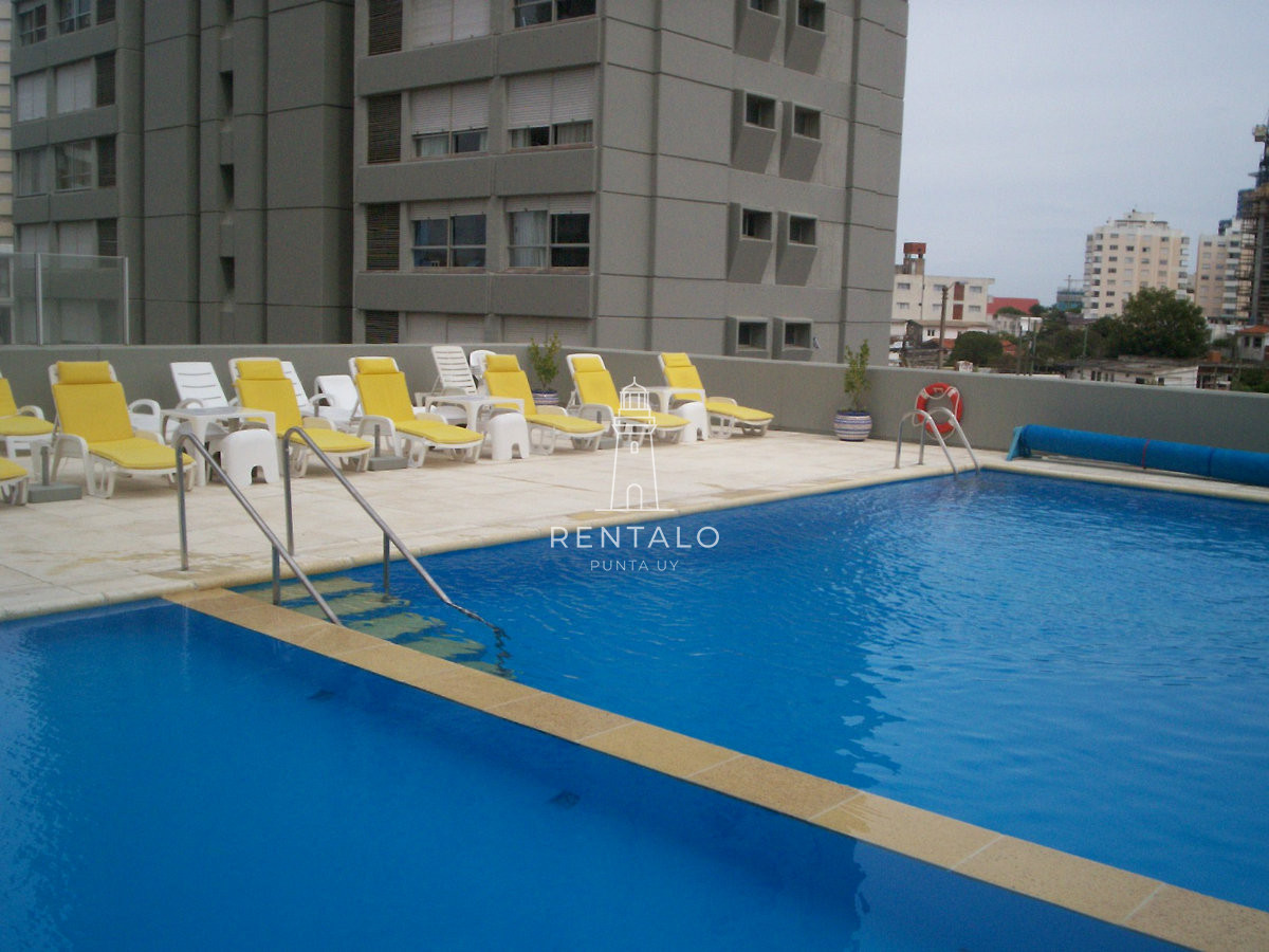 Apartamento ID.824 -  Apartamento de dos dormitorios en venta y alquiler frente al mar Punta del Este