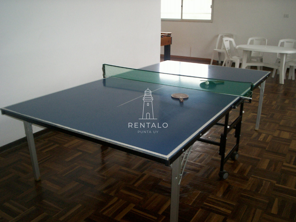 Apartamento ID.824 -  Apartamento de dos dormitorios en venta y alquiler frente al mar Punta del Este