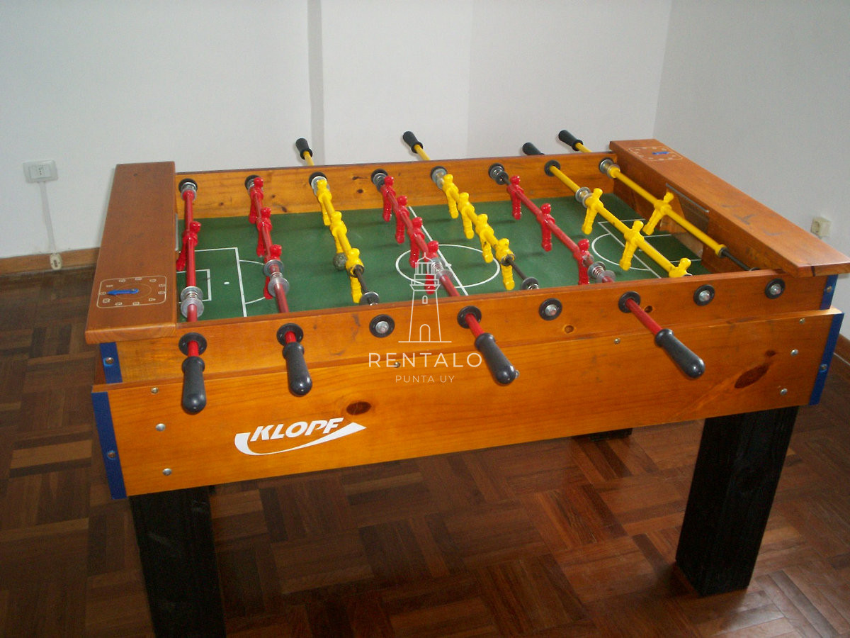 Apartamento ID.824 -  Apartamento de dos dormitorios en venta y alquiler frente al mar Punta del Este