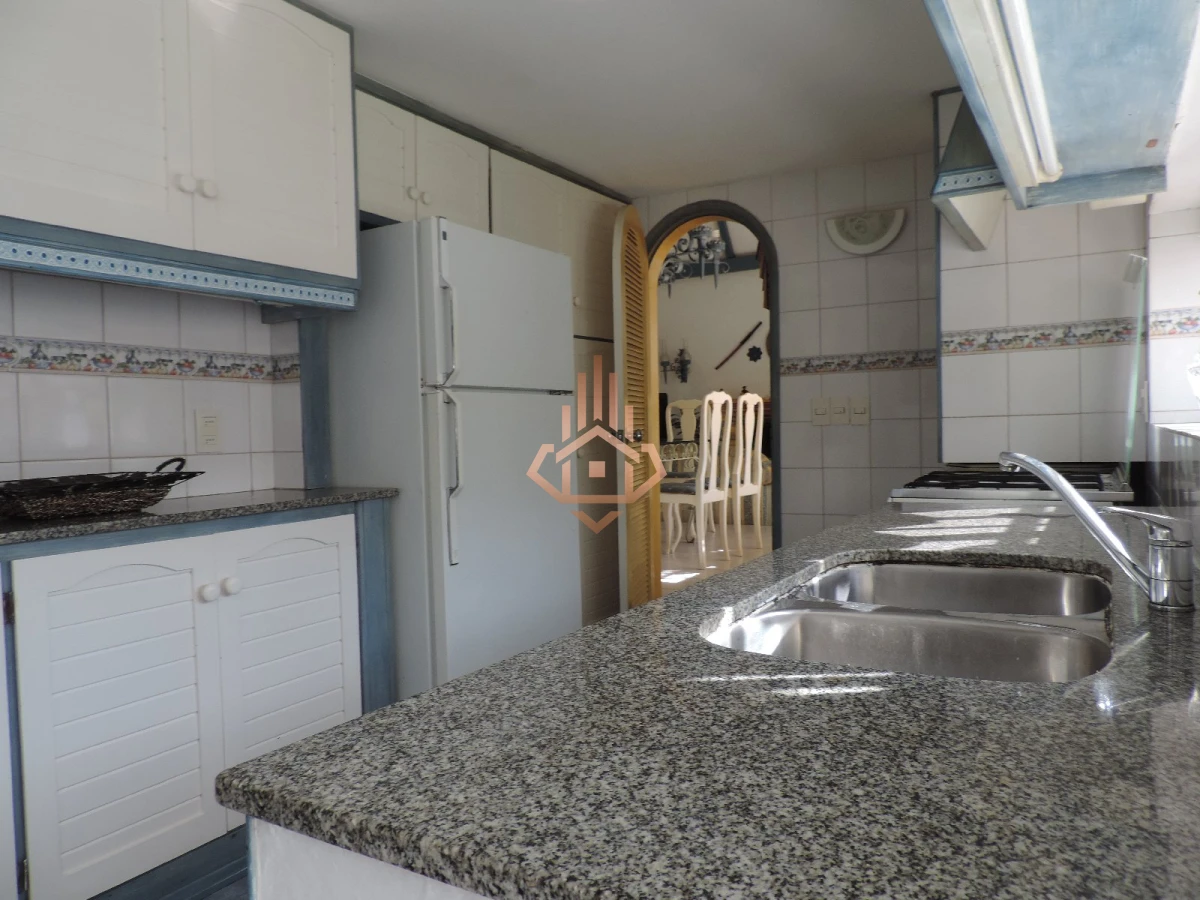 Vendo Casa de 5 Dormitorios en Punta del Este