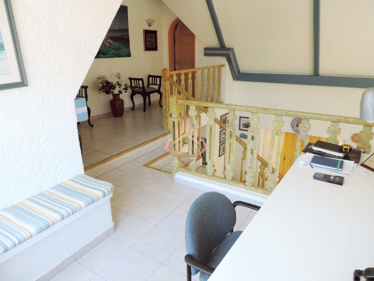 Vendo Casa de 5 Dormitorios en Punta del Este