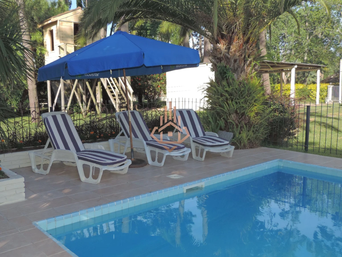 Vendo Casa de 5 Dormitorios en Punta del Este