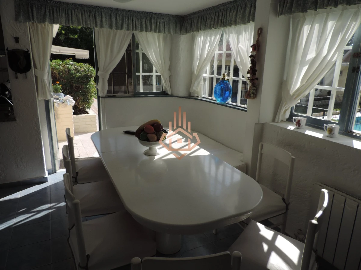 Vendo Casa de 5 Dormitorios en Punta del Este